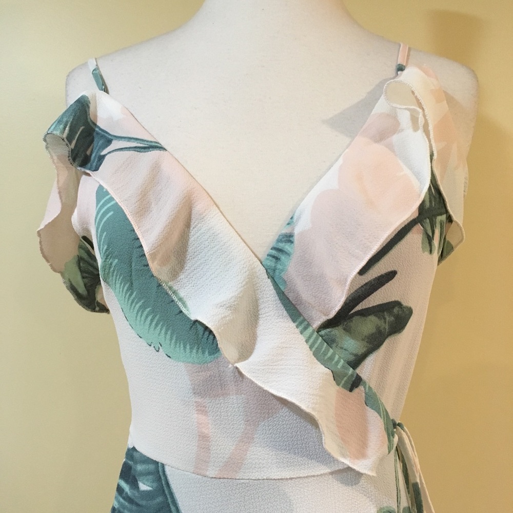 Cold Shoulder Tie Back Floral Dress - Picture 4 of 6